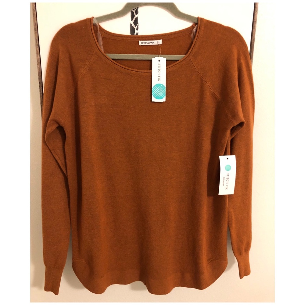 Valencia Curved Hem Pullover